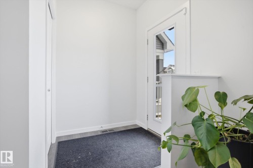347 Desrochers Boulevard, Edmonton, AB - Indoor Photo Showing Other Room