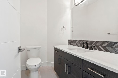 14041 101A Avenue, Edmonton, AB - Indoor Photo Showing Bathroom