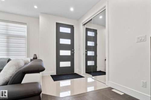 14041 101A Avenue, Edmonton, AB - Indoor Photo Showing Other Room