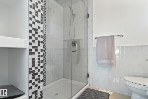14041 101A Avenue, Edmonton, AB - Indoor Photo Showing Bathroom