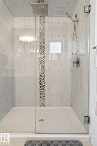 14041 101A Avenue, Edmonton, AB - Indoor Photo Showing Bathroom