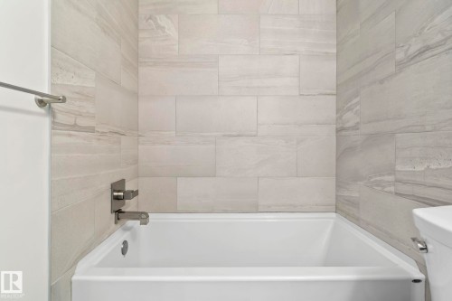 14041 101A Avenue, Edmonton, AB - Indoor Photo Showing Bathroom