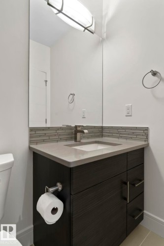 14041 101A Avenue, Edmonton, AB - Indoor Photo Showing Bathroom