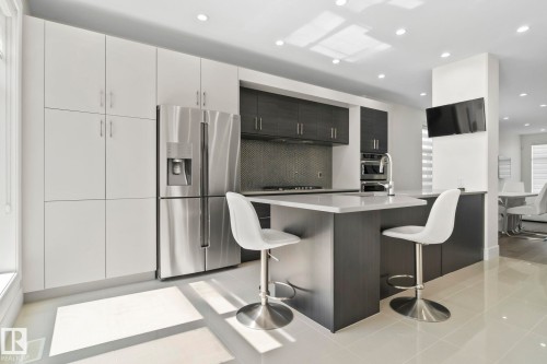 14041 101A Avenue, Edmonton, AB - Indoor Photo Showing Kitchen With Upgraded Kitchen