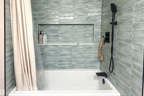 Bathroom featuring shower / tub combo - 7316 100 Avenue, Edmonton, AB - Indoor Photo Showing Bathroom
