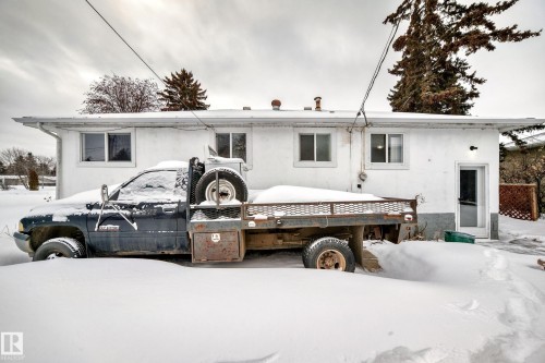 View of front of house with stucco siding - 13904 135 Avenue, Edmonton, AB - Outdoor