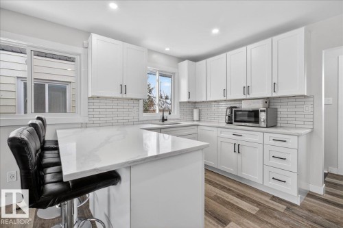 13420 102 Street, Edmonton, AB - Indoor Photo Showing Kitchen With Upgraded Kitchen