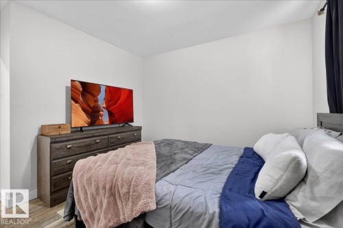 13420 102 Street, Edmonton, AB - Indoor Photo Showing Bedroom