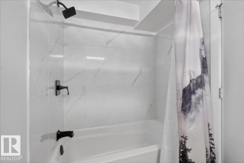 13420 102 Street, Edmonton, AB - Indoor Photo Showing Bathroom