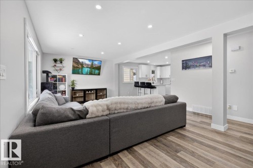 13420 102 Street, Edmonton, AB - Indoor Photo Showing Living Room