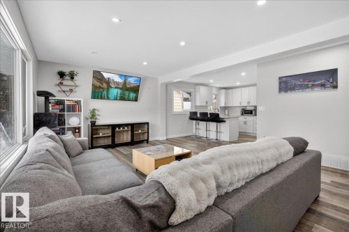 13420 102 Street, Edmonton, AB - Indoor Photo Showing Living Room