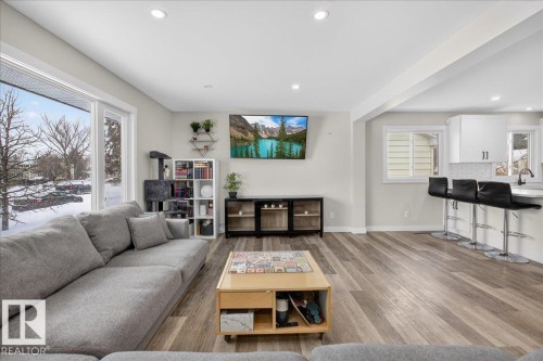 13420 102 Street, Edmonton, AB - Indoor Photo Showing Living Room