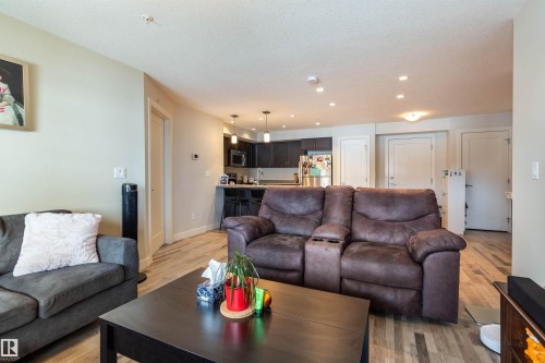 109 5029 Edgemont Boulevard, Edmonton, AB - Indoor Photo Showing Living Room