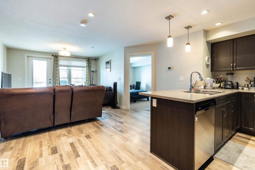 109 5029 Edgemont Boulevard, Edmonton, AB - Indoor Photo Showing Kitchen