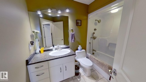 928 Thompson Place, Edmonton, AB - Indoor Photo Showing Bathroom