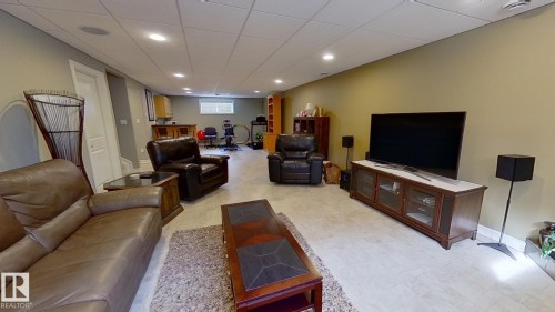 928 Thompson Place, Edmonton, AB - Indoor