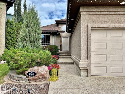 928 Thompson Place, Edmonton, AB - Outdoor