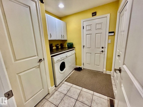 928 Thompson Place, Edmonton, AB - Indoor Photo Showing Laundry Room