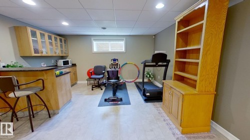 928 Thompson Place, Edmonton, AB - Indoor Photo Showing Other Room