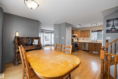 8007 160 Avenue, Edmonton, AB - Indoor Photo Showing Dining Room