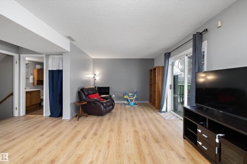 8007 160 Avenue, Edmonton, AB - Indoor