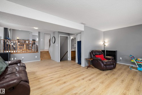 8007 160 Avenue, Edmonton, AB - Indoor Photo Showing Other Room