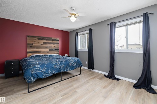 8007 160 Avenue, Edmonton, AB - Indoor Photo Showing Bedroom