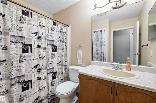 8007 160 Avenue, Edmonton, AB - Indoor Photo Showing Bathroom