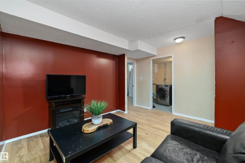 8007 160 Avenue, Edmonton, AB - Indoor