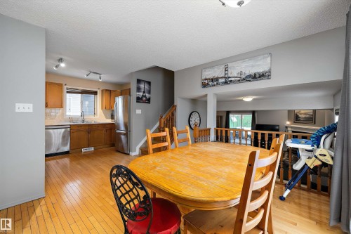 8007 160 Avenue, Edmonton, AB - Indoor Photo Showing Dining Room