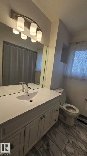 13538 127 Street, Edmonton, AB - Indoor Photo Showing Bathroom
