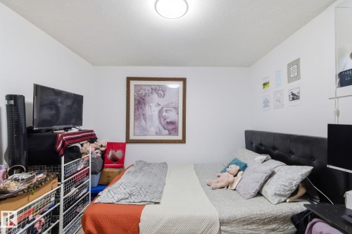 View of bedroom - 13538 127 Street, Edmonton, AB - Indoor Photo Showing Bedroom
