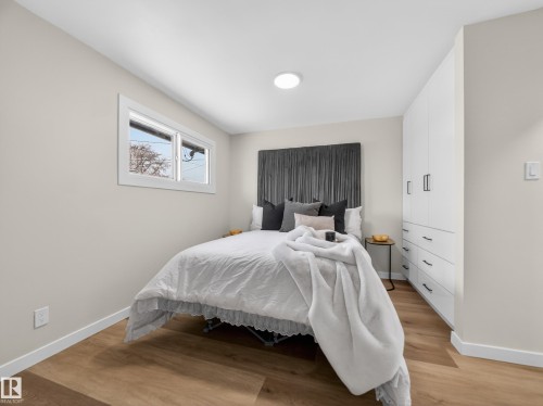 4841 114 Avenue, Edmonton, AB - Indoor Photo Showing Bedroom