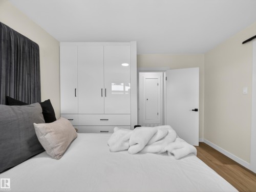 4841 114 Avenue, Edmonton, AB - Indoor Photo Showing Bedroom