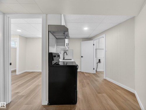 4841 114 Avenue, Edmonton, AB - Indoor