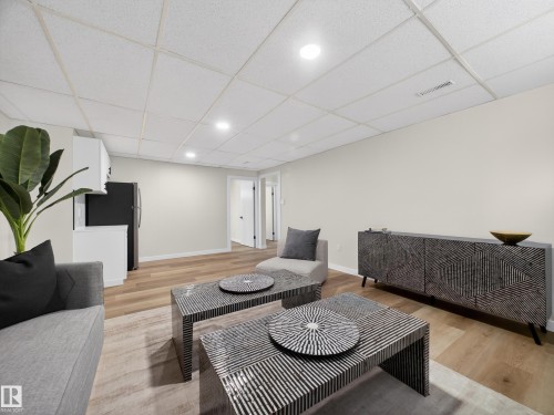 4841 114 Avenue, Edmonton, AB - Indoor