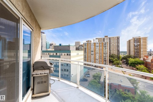 901 10504 99 Avenue, Edmonton, AB - Outdoor