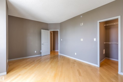901 10504 99 Avenue, Edmonton, AB - Indoor Photo Showing Other Room
