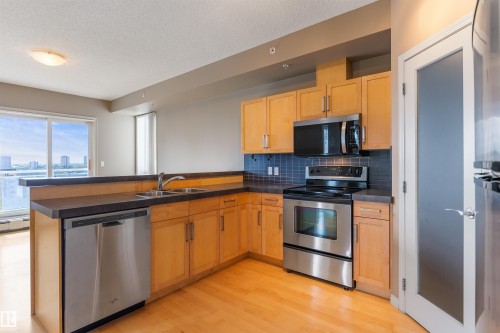 901 10504 99 Avenue, Edmonton, AB - Indoor Photo Showing Kitchen With Stainless Steel Kitchen With Double Sink