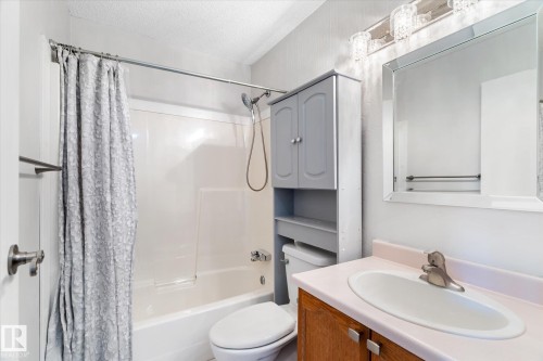 113 5 Aberdeen Way, Stony Plain, AB - Indoor Photo Showing Bathroom