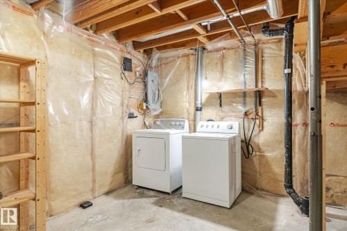 113 5 Aberdeen Way, Stony Plain, AB - Indoor Photo Showing Laundry Room