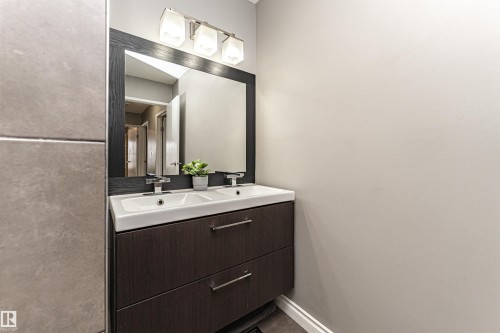 17135 109 Street, Edmonton, AB - Indoor Photo Showing Bathroom