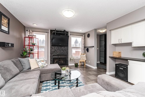 17135 109 Street, Edmonton, AB - Indoor Photo Showing Living Room With Fireplace