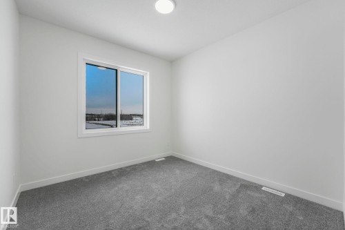 922 15 Avenue, Edmonton, AB - Indoor Photo Showing Other Room