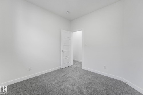 922 15 Avenue, Edmonton, AB - Indoor Photo Showing Other Room