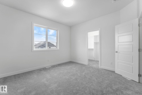 922 15 Avenue, Edmonton, AB - Indoor Photo Showing Other Room