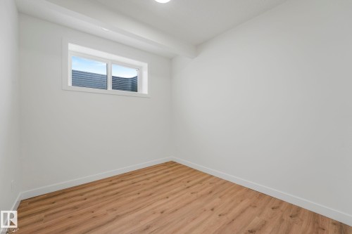 922 15 Avenue, Edmonton, AB - Indoor Photo Showing Other Room