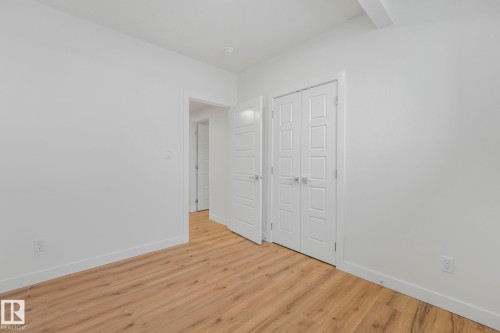 922 15 Avenue, Edmonton, AB - Indoor Photo Showing Other Room