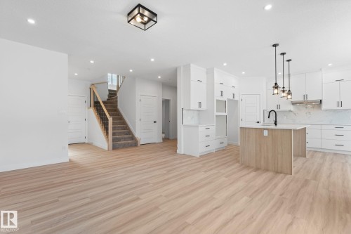 5252 47 Avenue, Calmar, AB - Indoor Photo Showing Kitchen With Upgraded Kitchen