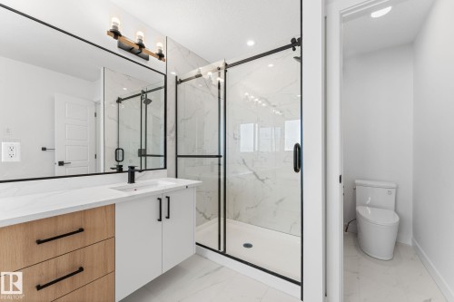 5252 47 Avenue, Calmar, AB - Indoor Photo Showing Bathroom